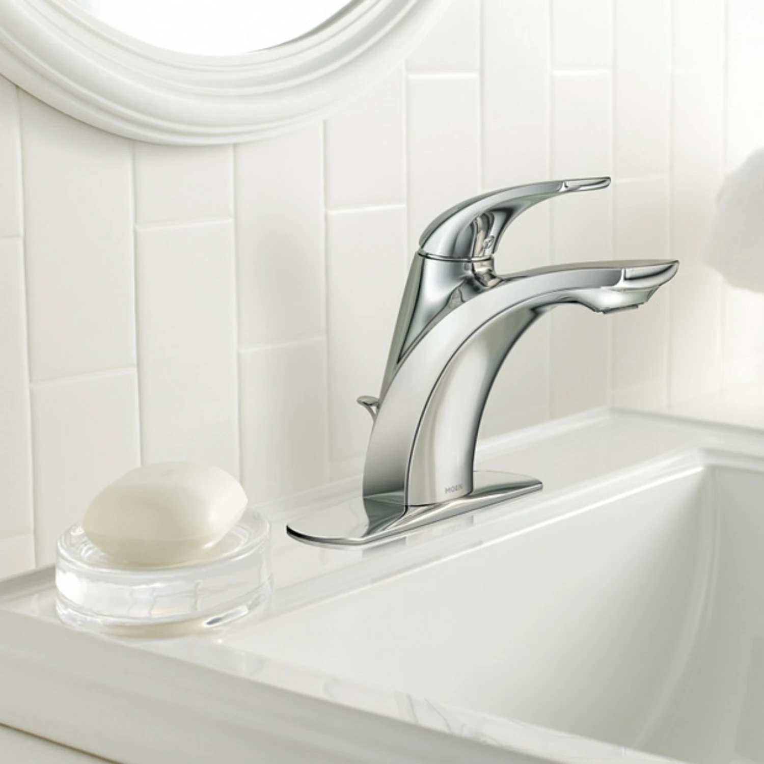 moen-griferia-lavamanos-zarina-monocontrol-L84533-ambientada