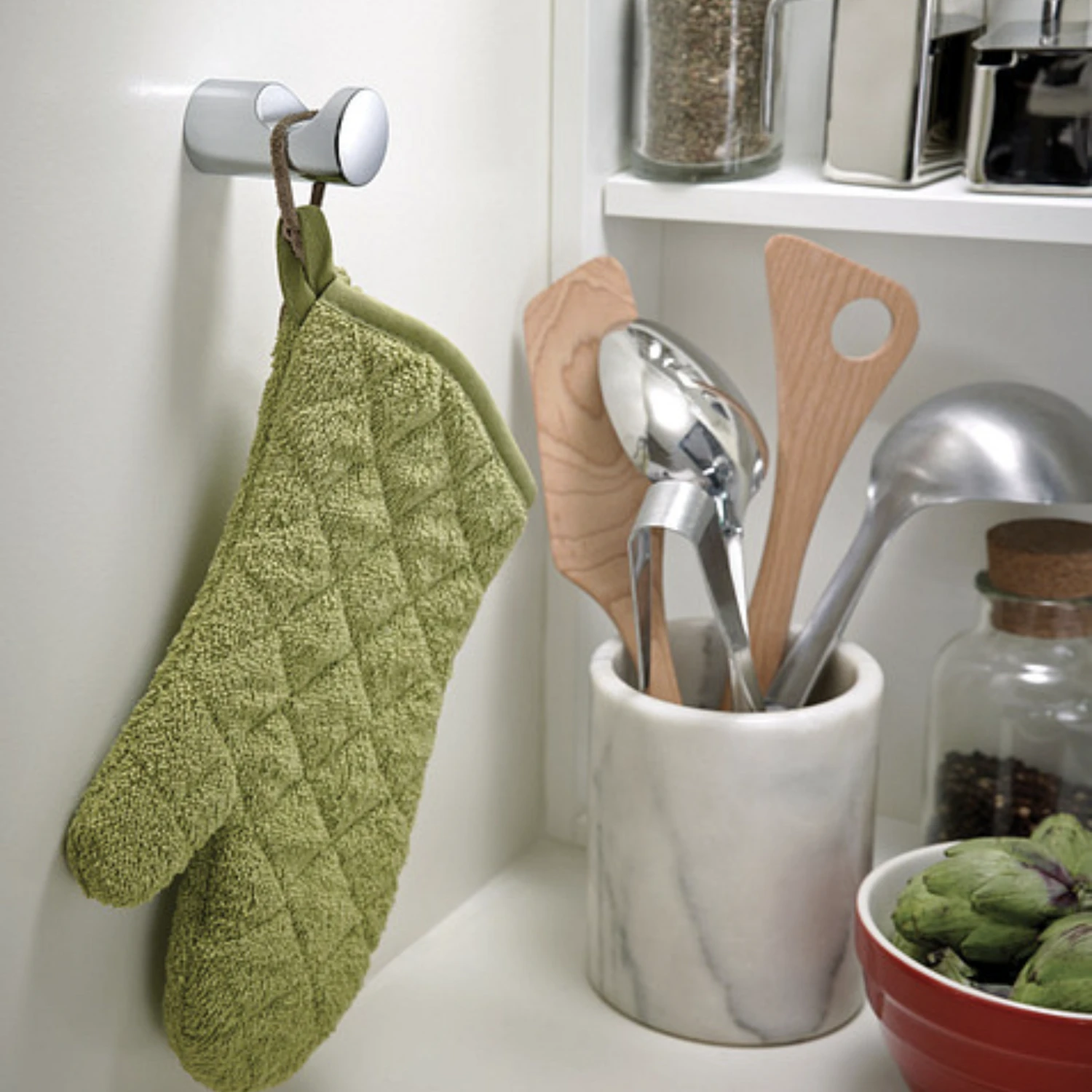 moen-percha-sencilla-aling-cromada-U-30-AA-YB0403CH-ambientada-02